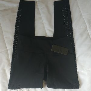 Vina athletic leggings. NWT. Size XS